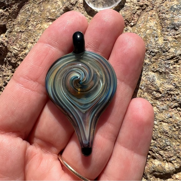 Two Glass Pendants - Picture 4 of 9